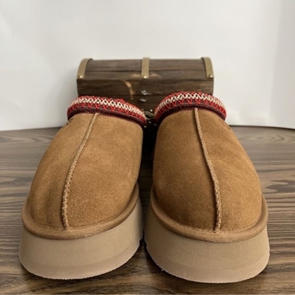 Ugg women’s Tazz slippers in Chestnut size 8 - Picture 1 of 3